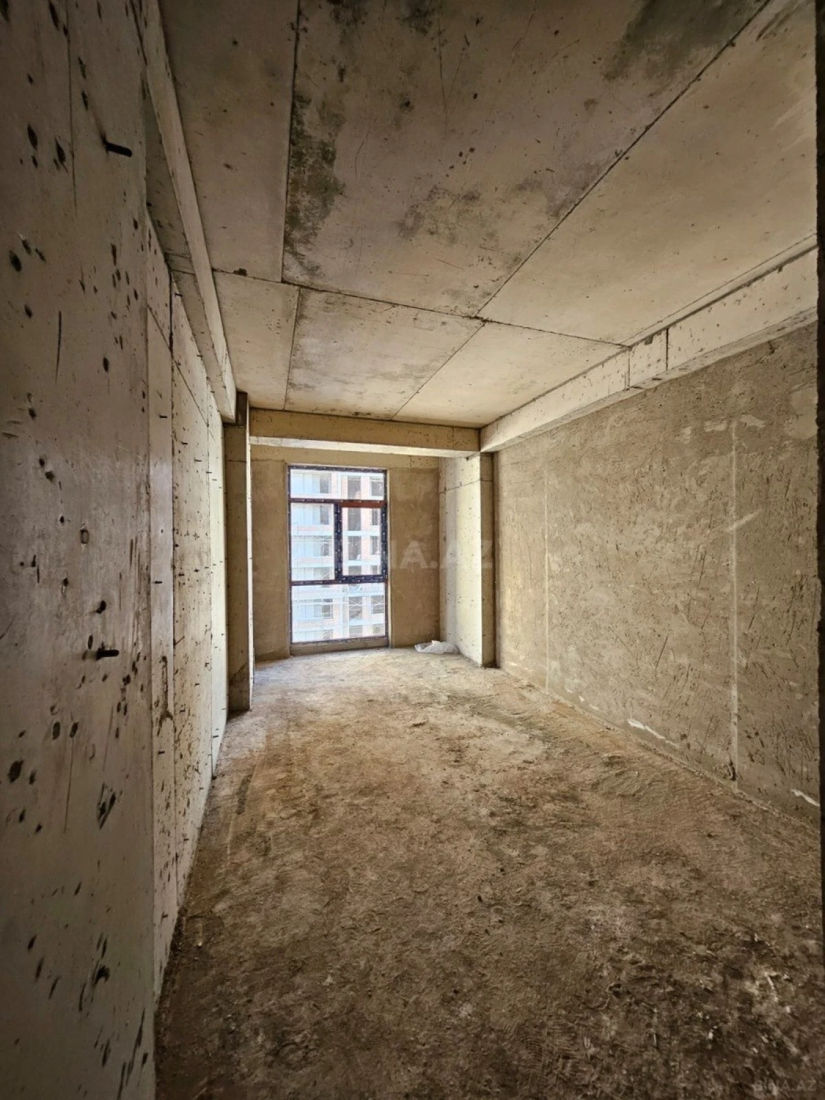 Satılır 3 otaqlı mənzil 137.5 m²