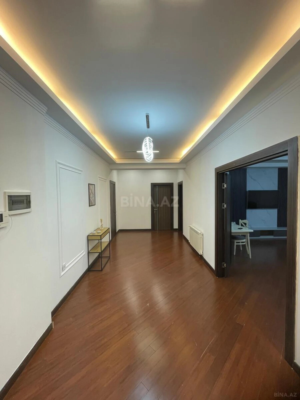 Satılır 3 otaqlı mənzil 138 m²