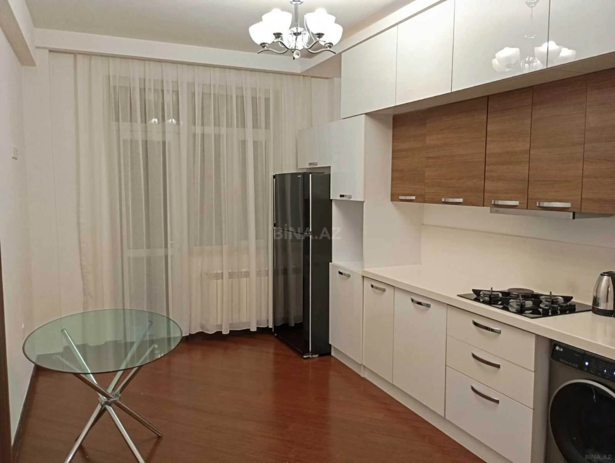 Satılır 3 otaqlı mənzil 138 m²