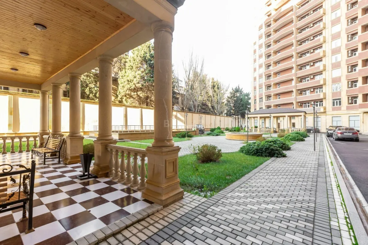 Satılır 3 otaqlı mənzil 138 m²