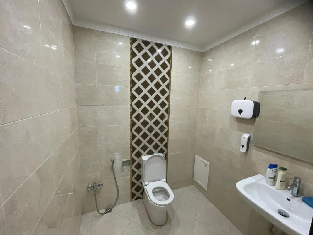 Satılır 3 otaqlı mənzil 138 m²