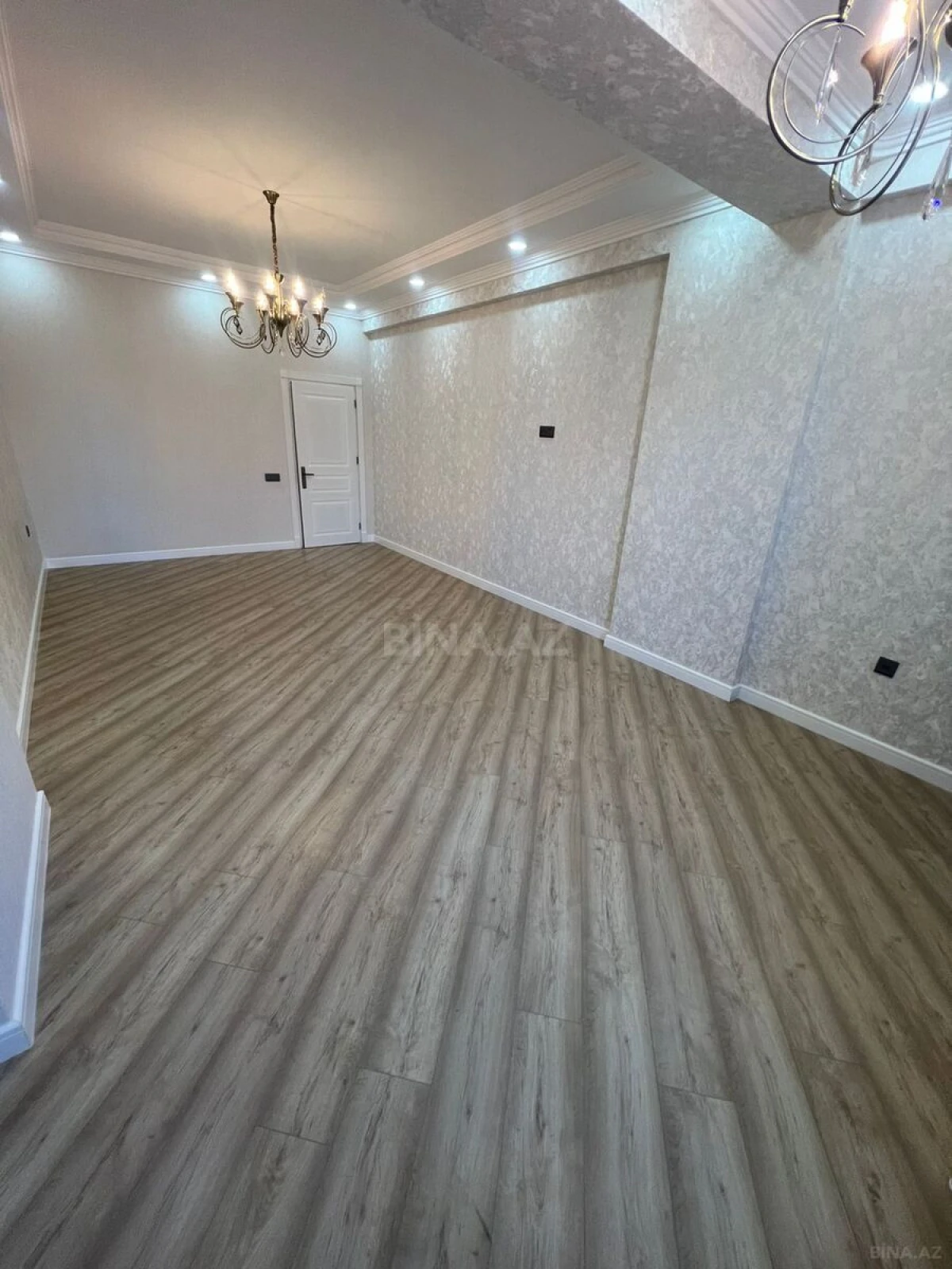 Satılır 3 otaqlı mənzil 124 m²