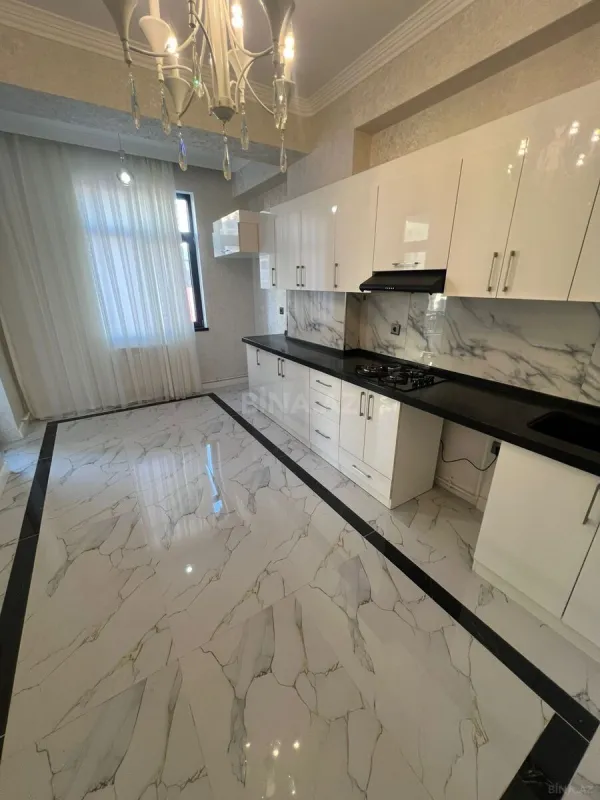 Satılır 3 otaqlı mənzil 124 m²