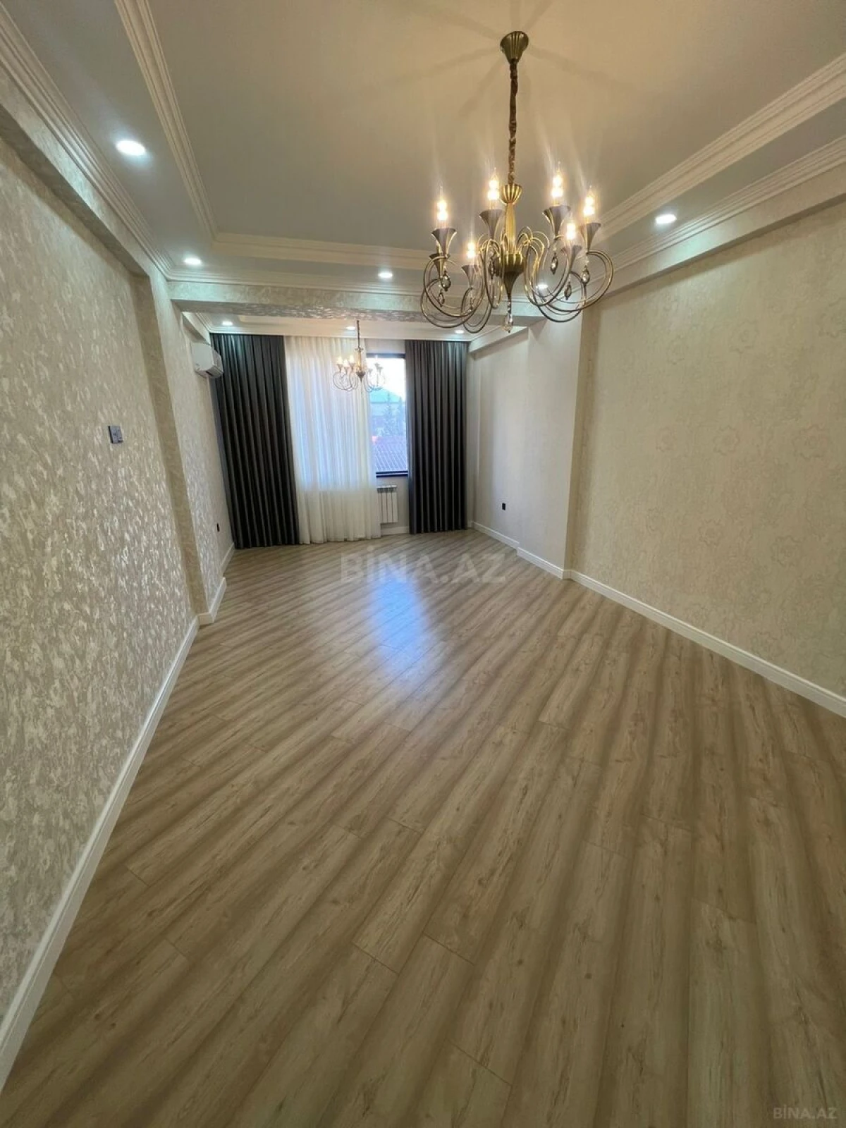 Satılır 3 otaqlı mənzil 124 m²