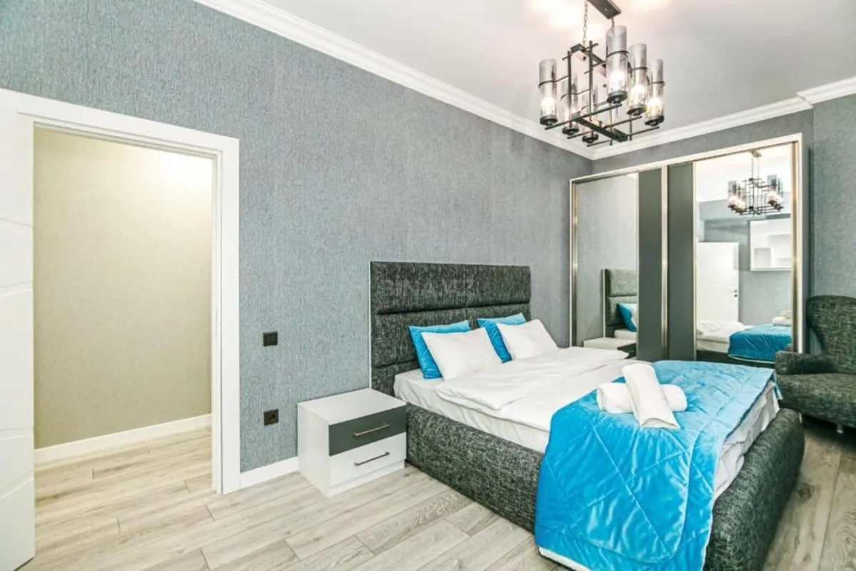 Kirayə verilir 3 otaqlı mənzil 128 m²