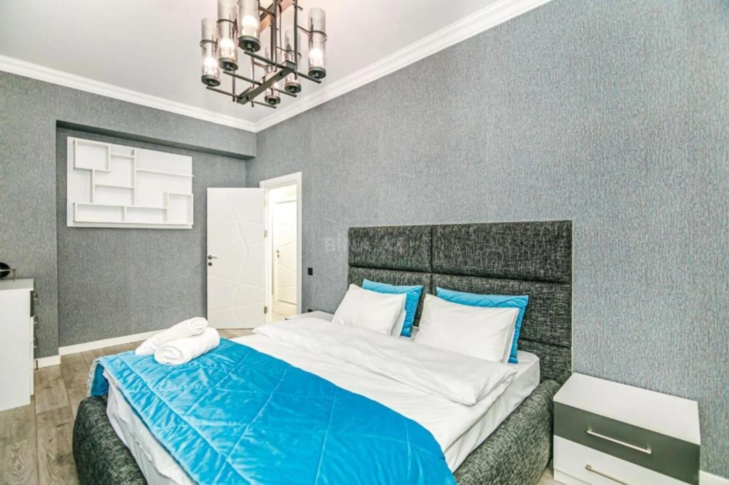 Kirayə verilir 3 otaqlı mənzil 128 m²