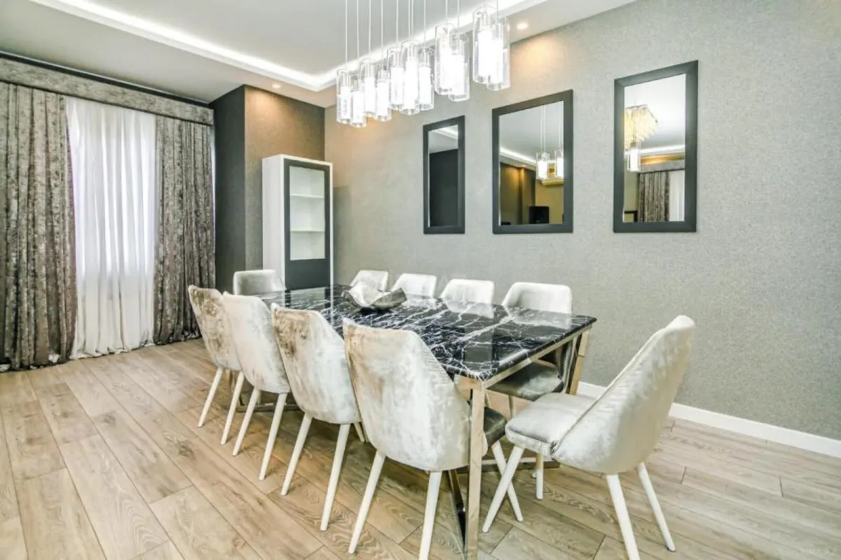 Kirayə verilir 3 otaqlı mənzil 128 m²