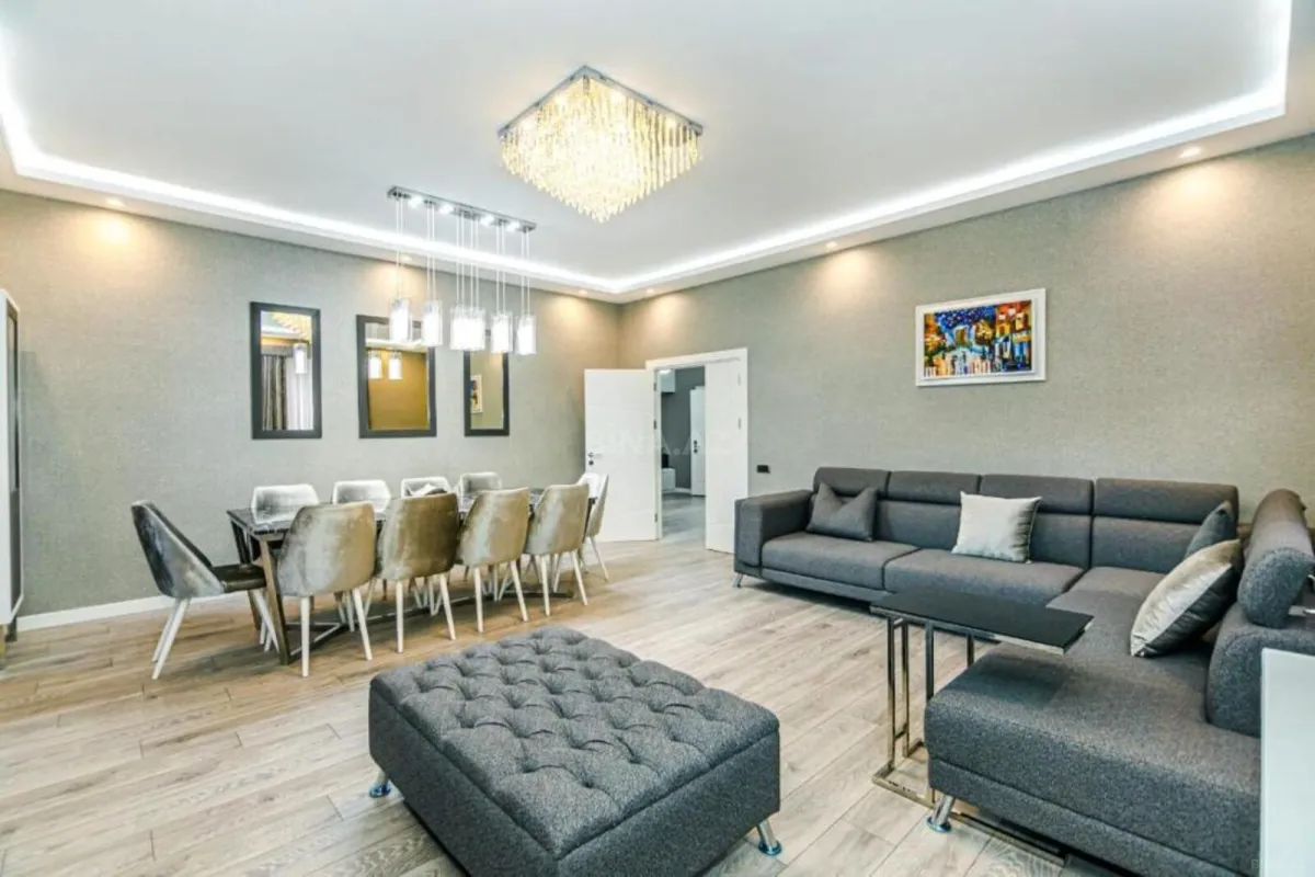 Kirayə verilir 3 otaqlı mənzil 128 m²