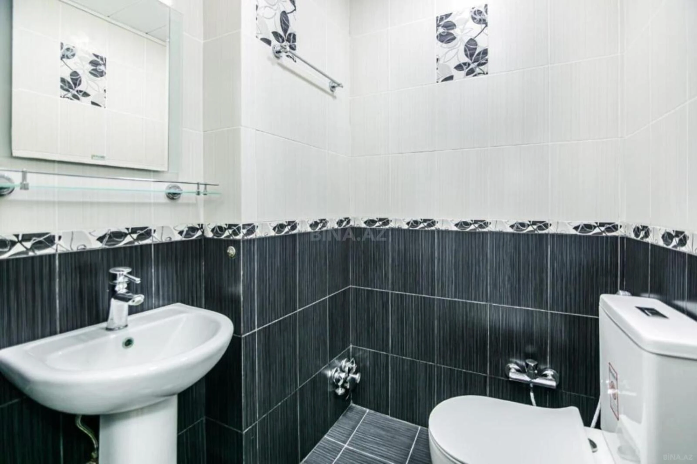 Kirayə verilir 3 otaqlı mənzil 128 m²