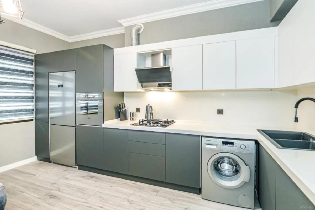 Kirayə verilir 3 otaqlı mənzil 128 m²