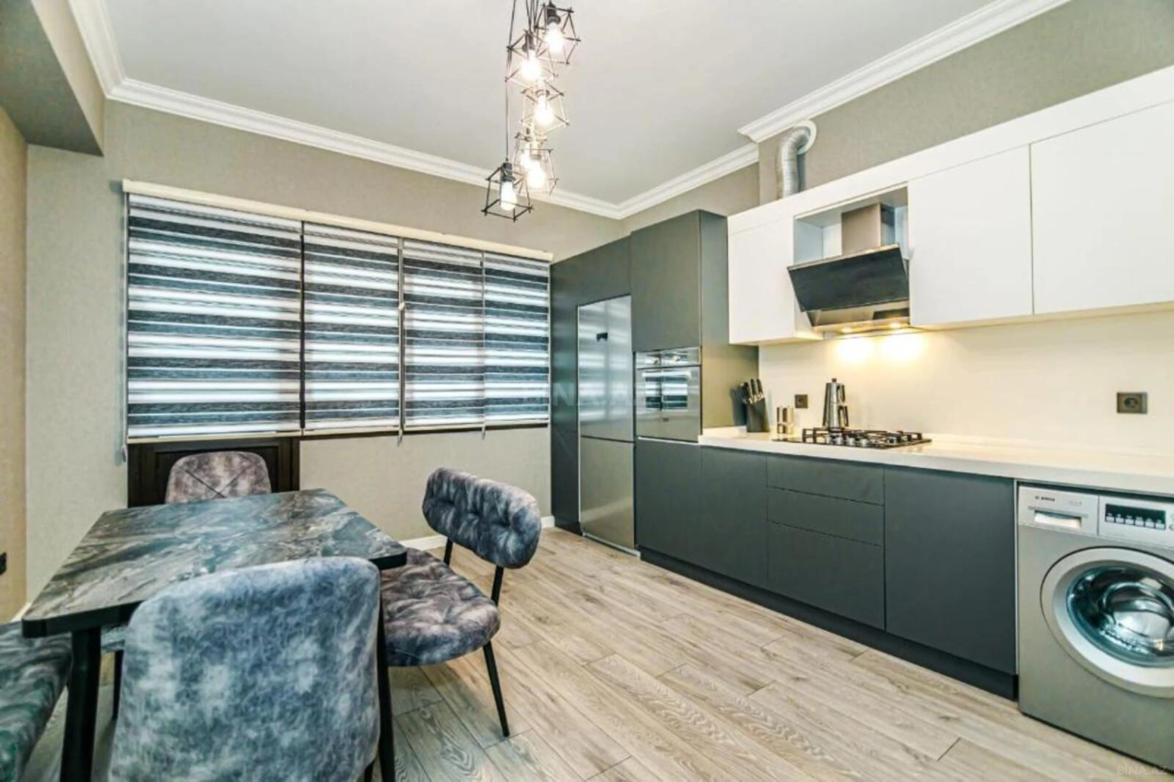 Kirayə verilir 3 otaqlı mənzil 128 m²