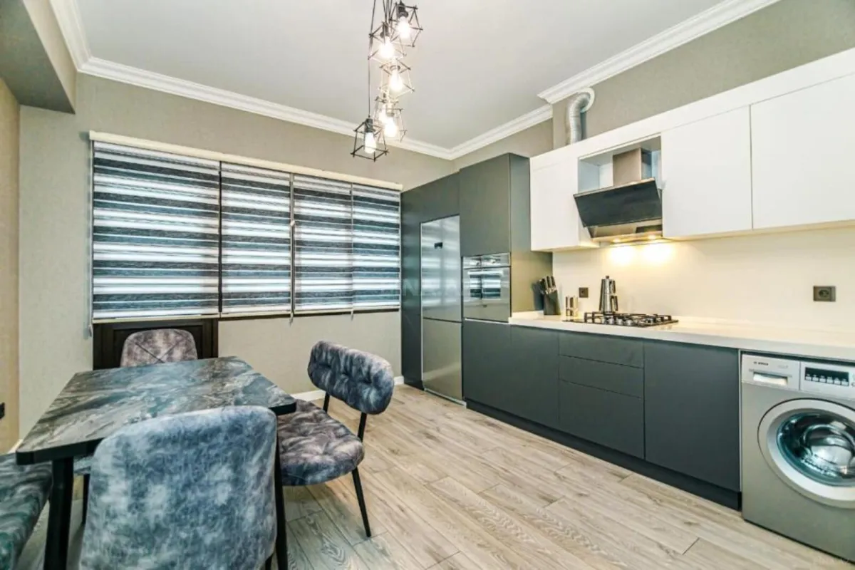 Kirayə verilir 3 otaqlı mənzil 128 m²