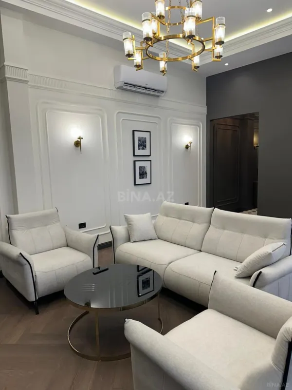 Kirayə verilir 4 otaqlı mənzil 130 m²