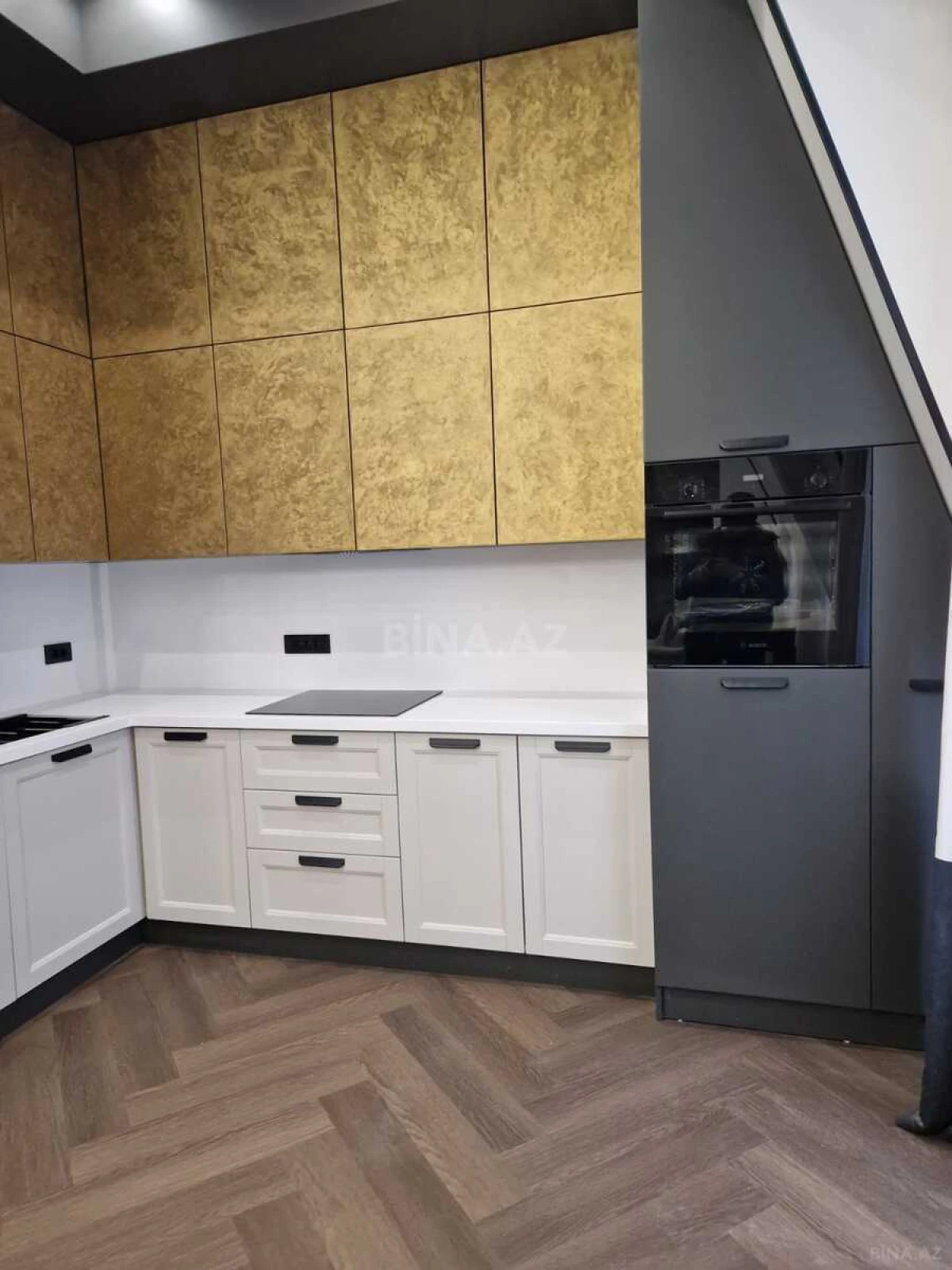 Kirayə verilir 4 otaqlı mənzil 130 m²