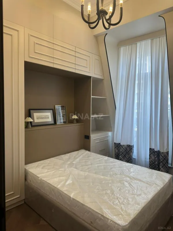 Kirayə verilir 4 otaqlı mənzil 130 m²