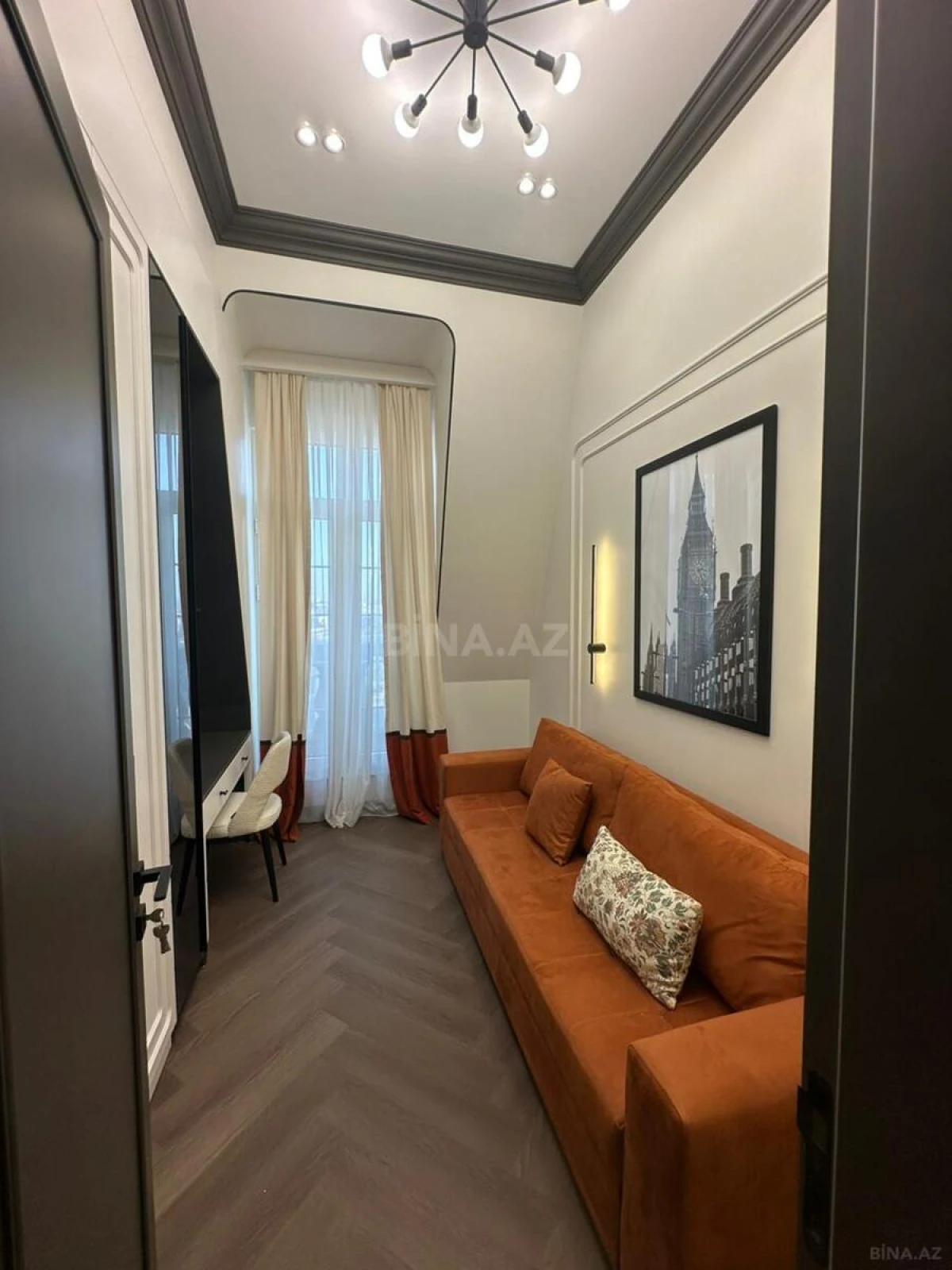 Kirayə verilir 4 otaqlı mənzil 130 m²