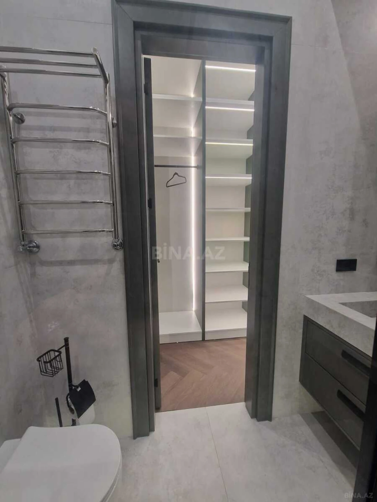 Kirayə verilir 4 otaqlı mənzil 130 m²