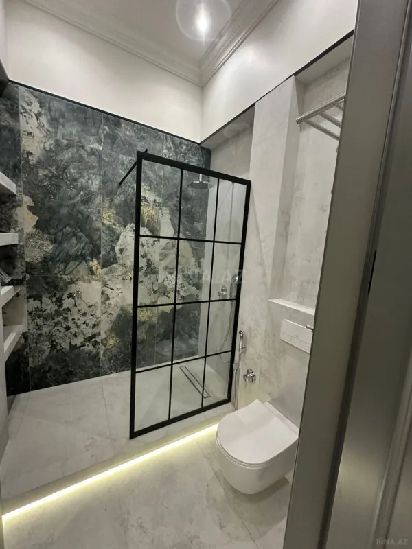 Kirayə verilir 4 otaqlı mənzil 130 m²