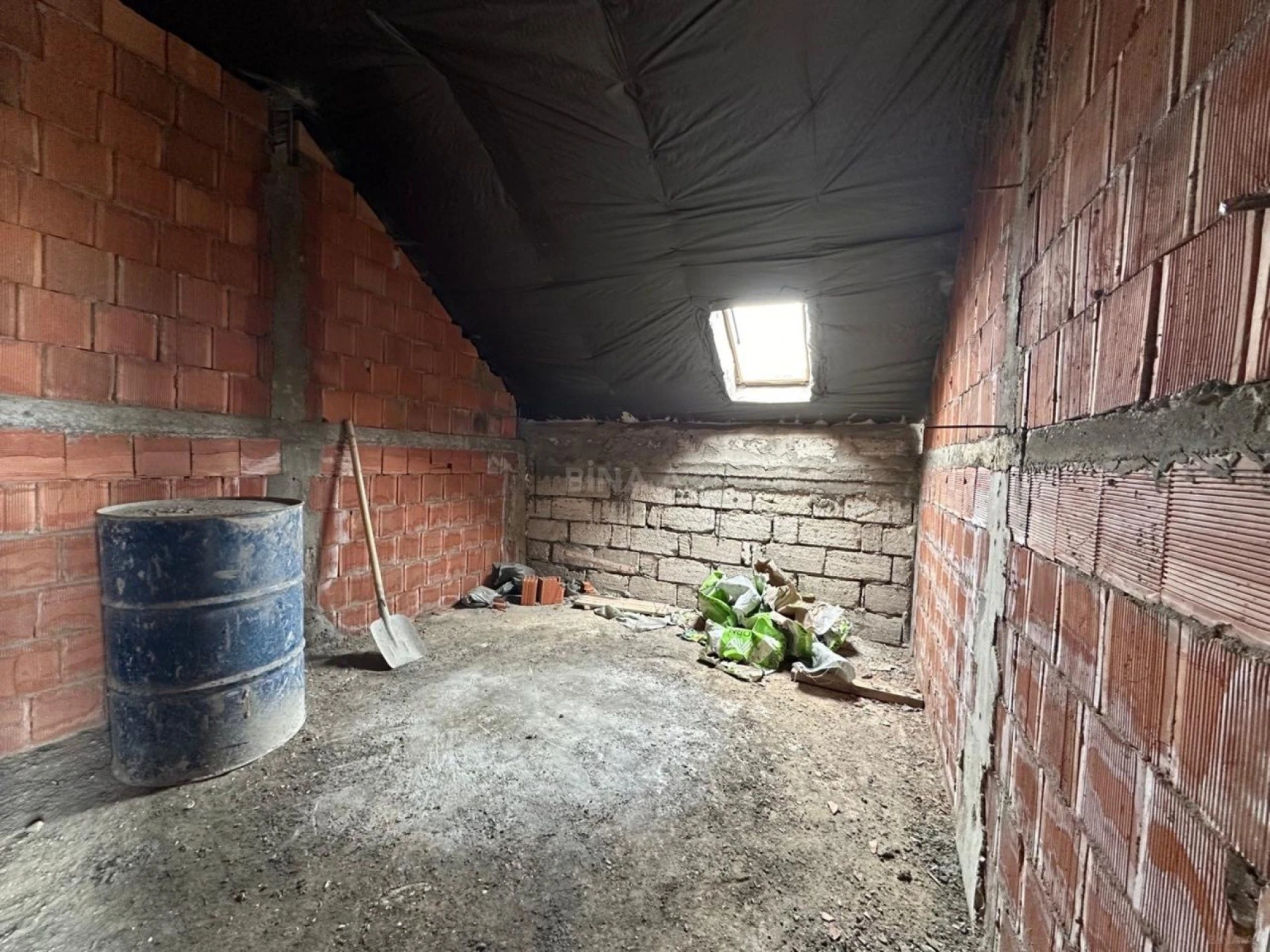 Satılır 6 otaqlı həyət evi 320 m²