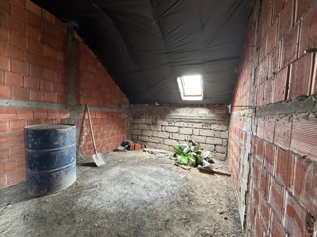 Satılır 6 otaqlı həyət evi 320 m²