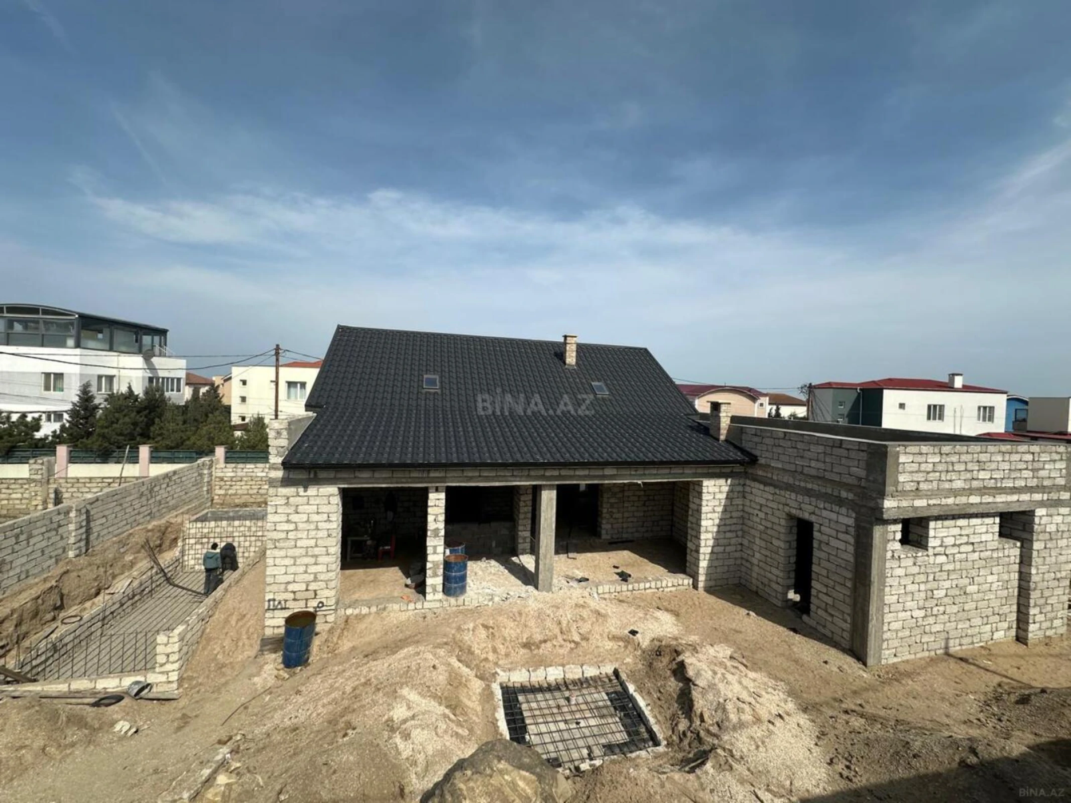 Satılır 6 otaqlı həyət evi 320 m²