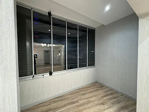 Satılır 4 otaqlı mənzil 183 m²