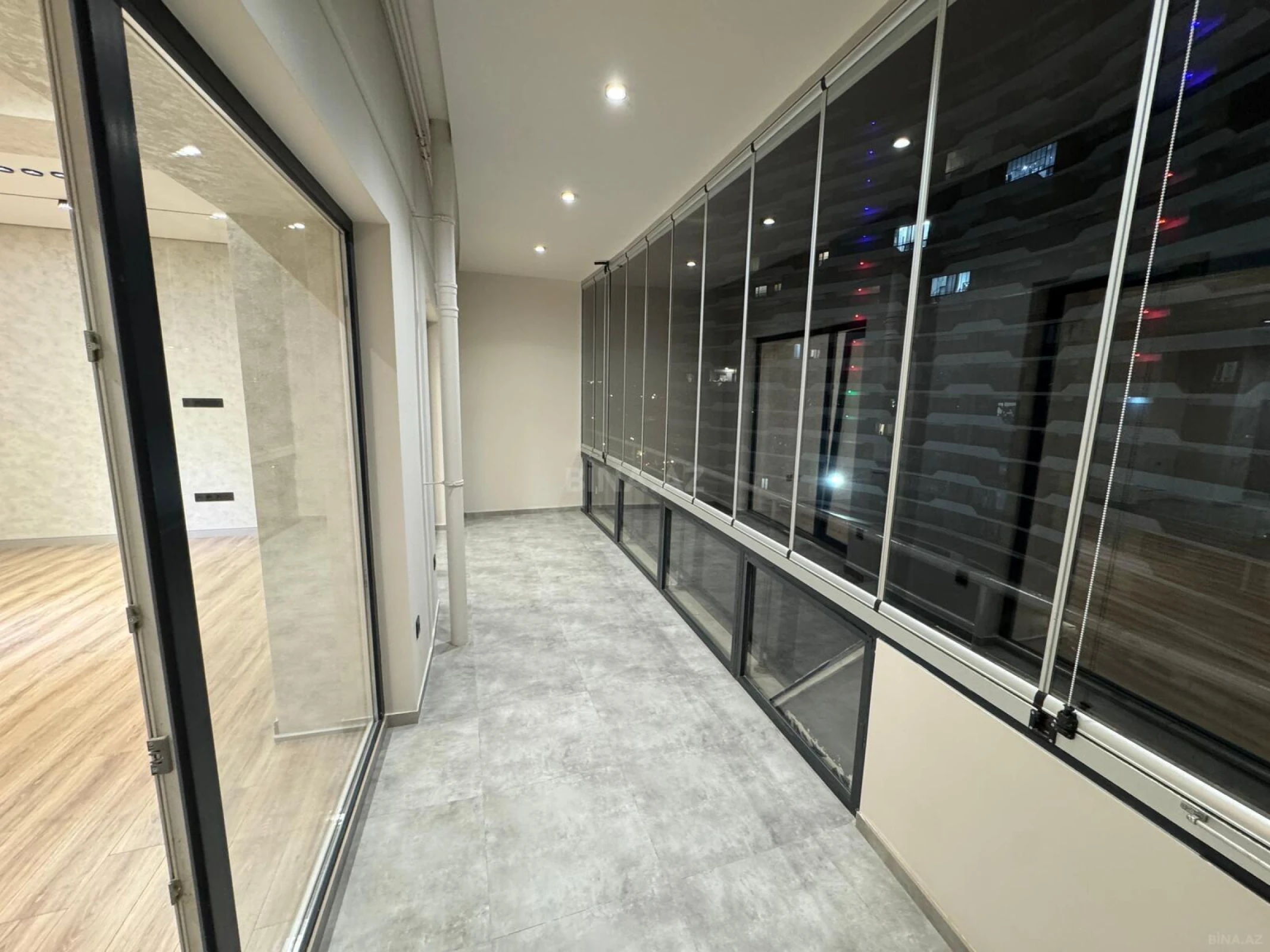 Satılır 4 otaqlı mənzil 183 m²