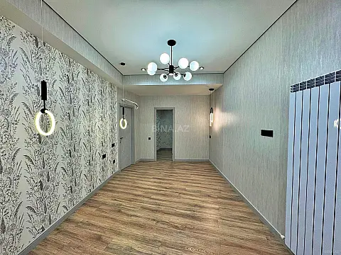 Satılır 4 otaqlı mənzil 183 m²