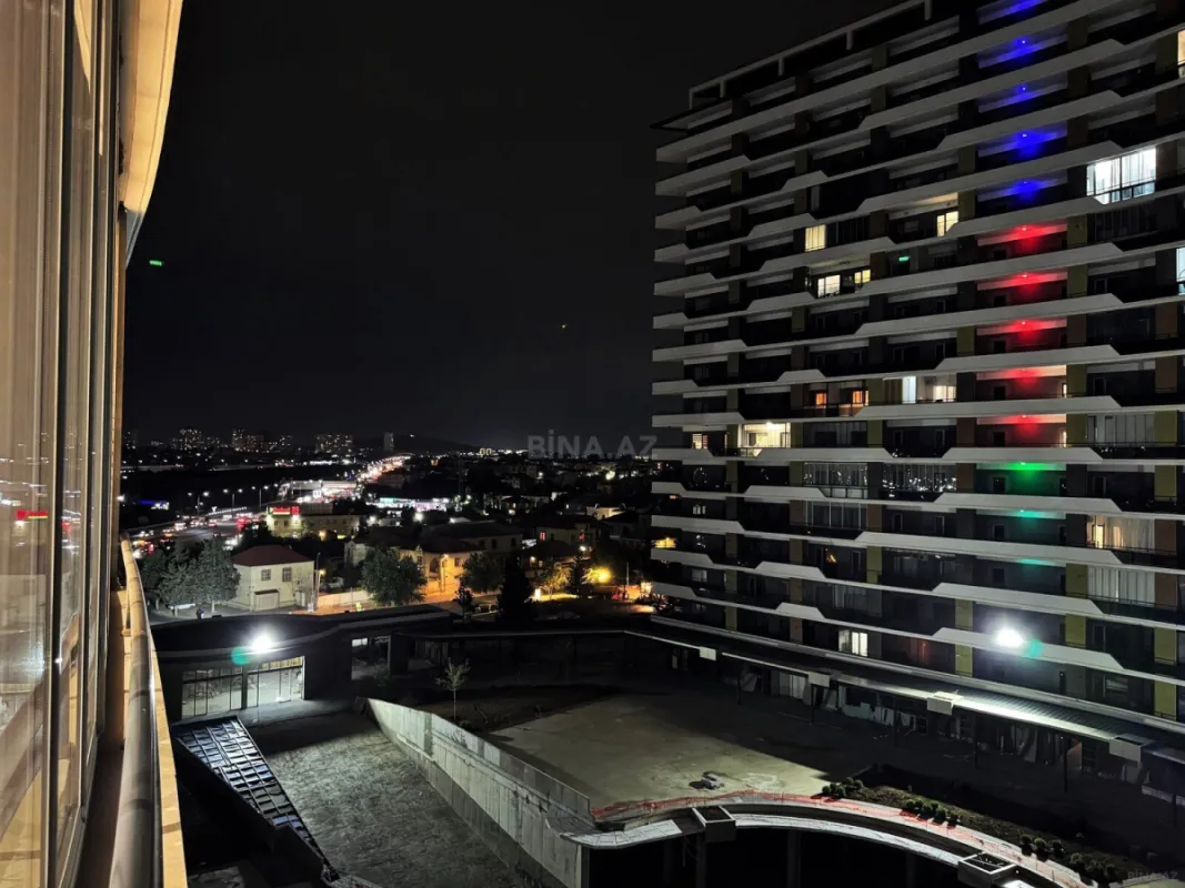 Satılır 4 otaqlı mənzil 183 m²