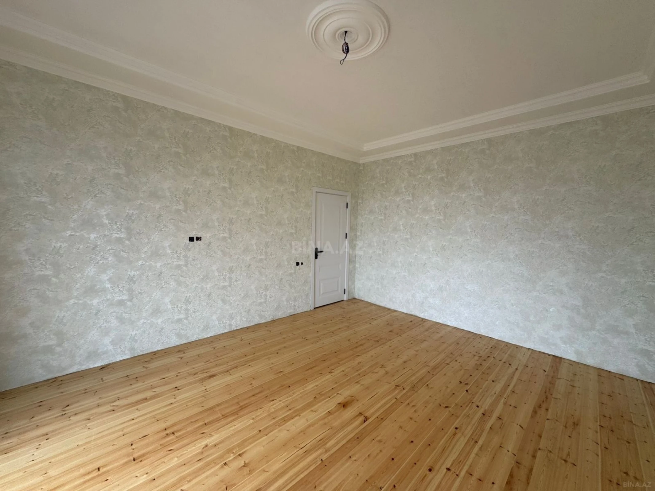 Satılır 4 otaqlı həyət evi 120 m²