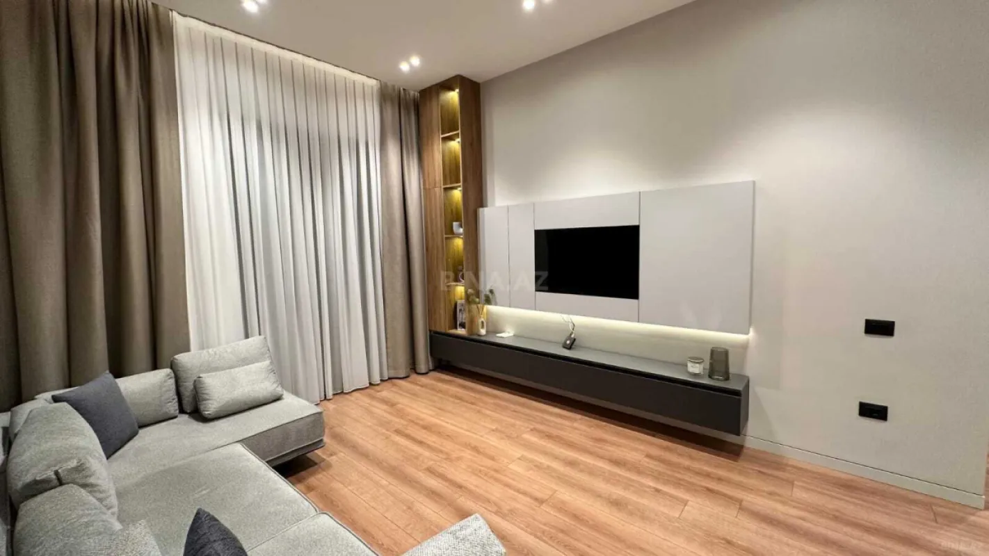 Kirayə verilir 2 otaqlı mənzil 65 m²