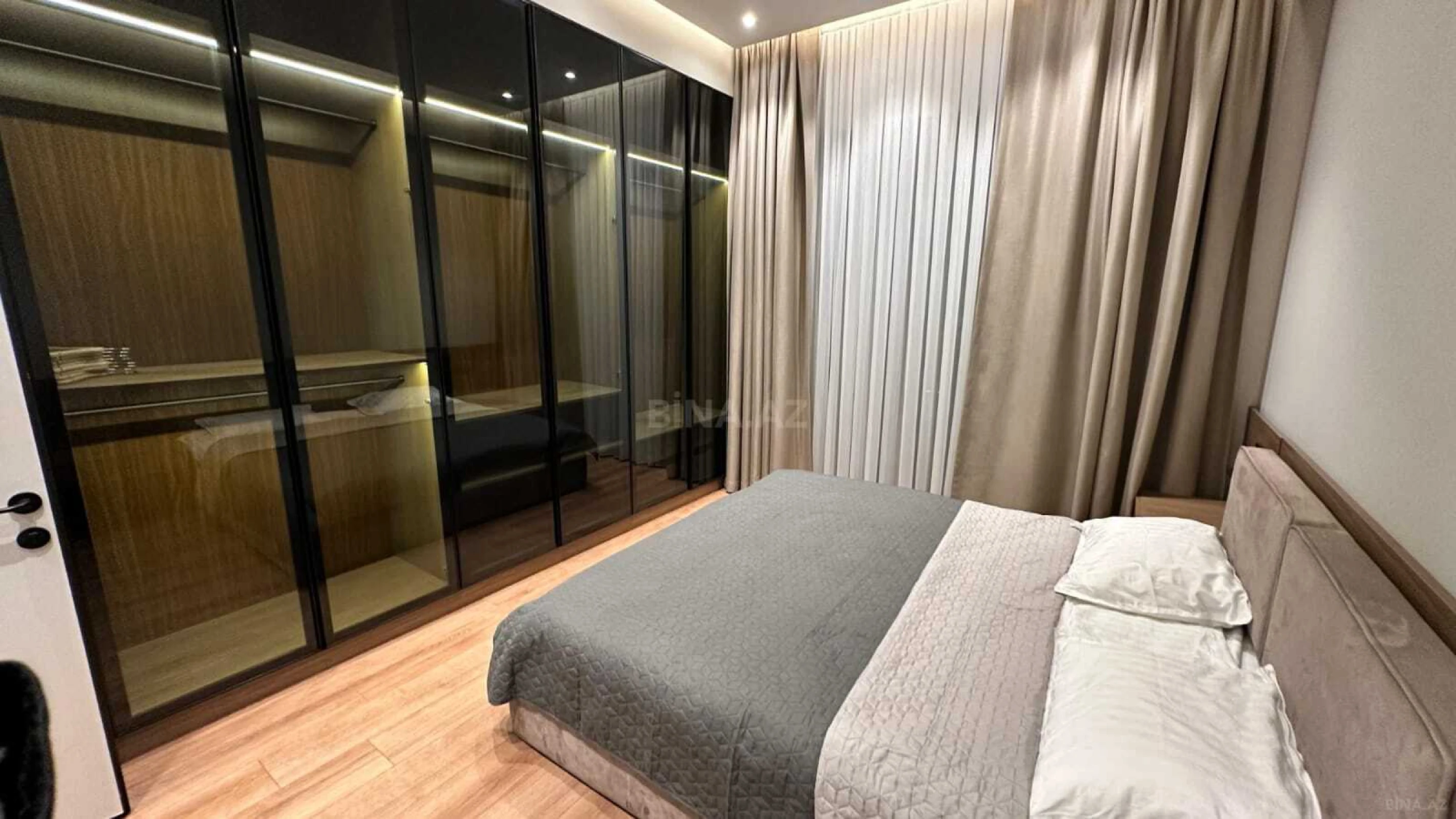 Kirayə verilir 2 otaqlı mənzil 65 m²