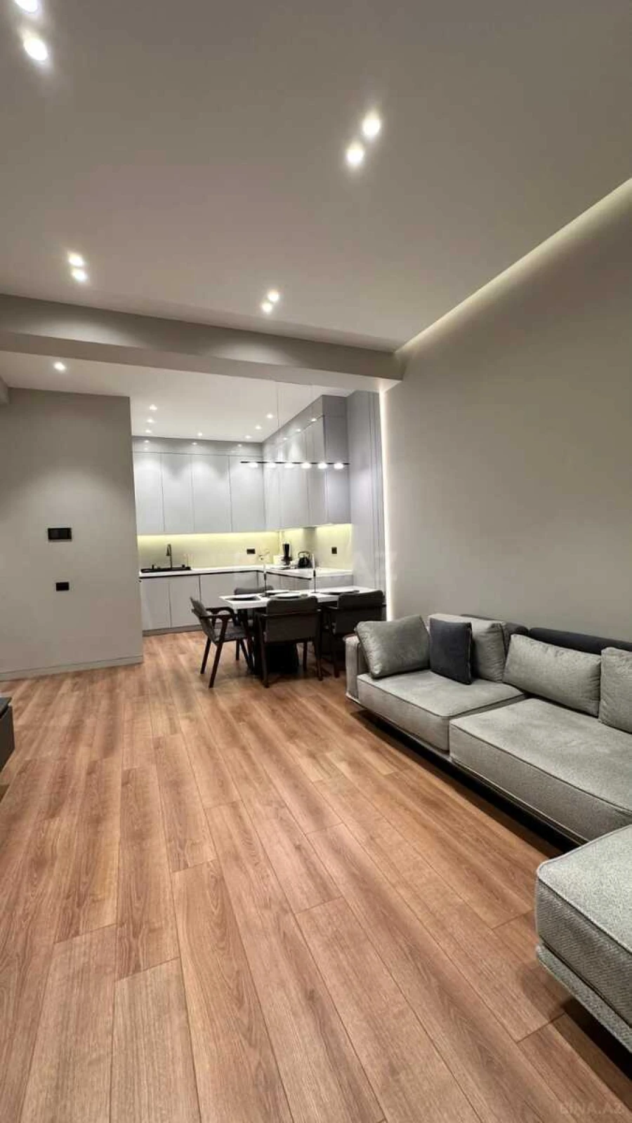 Kirayə verilir 2 otaqlı mənzil 65 m²