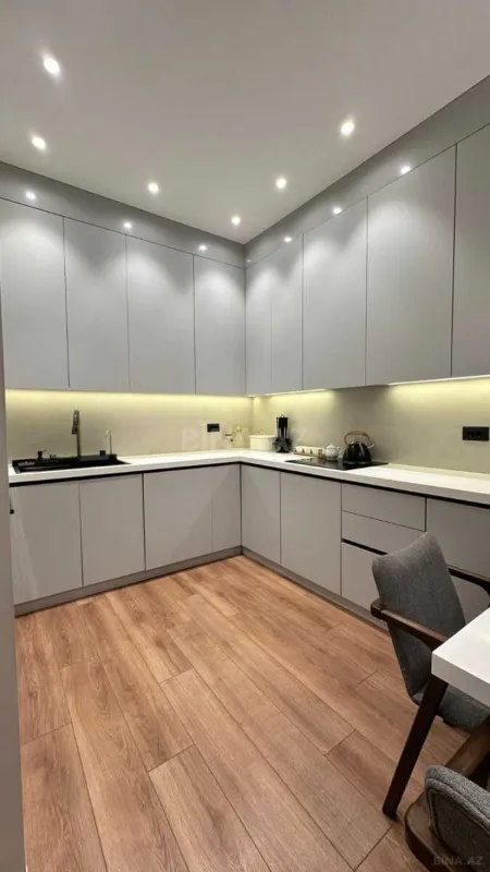 Kirayə verilir 2 otaqlı mənzil 65 m²