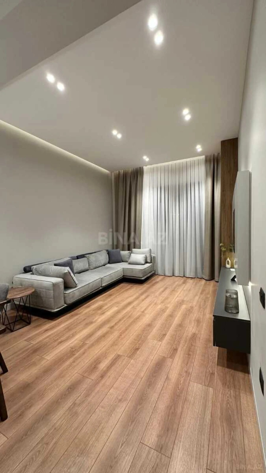 Kirayə verilir 2 otaqlı mənzil 65 m²