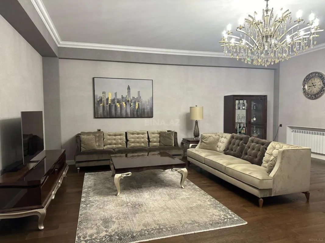Kirayə verilir 3 otaqlı mənzil 160 m²