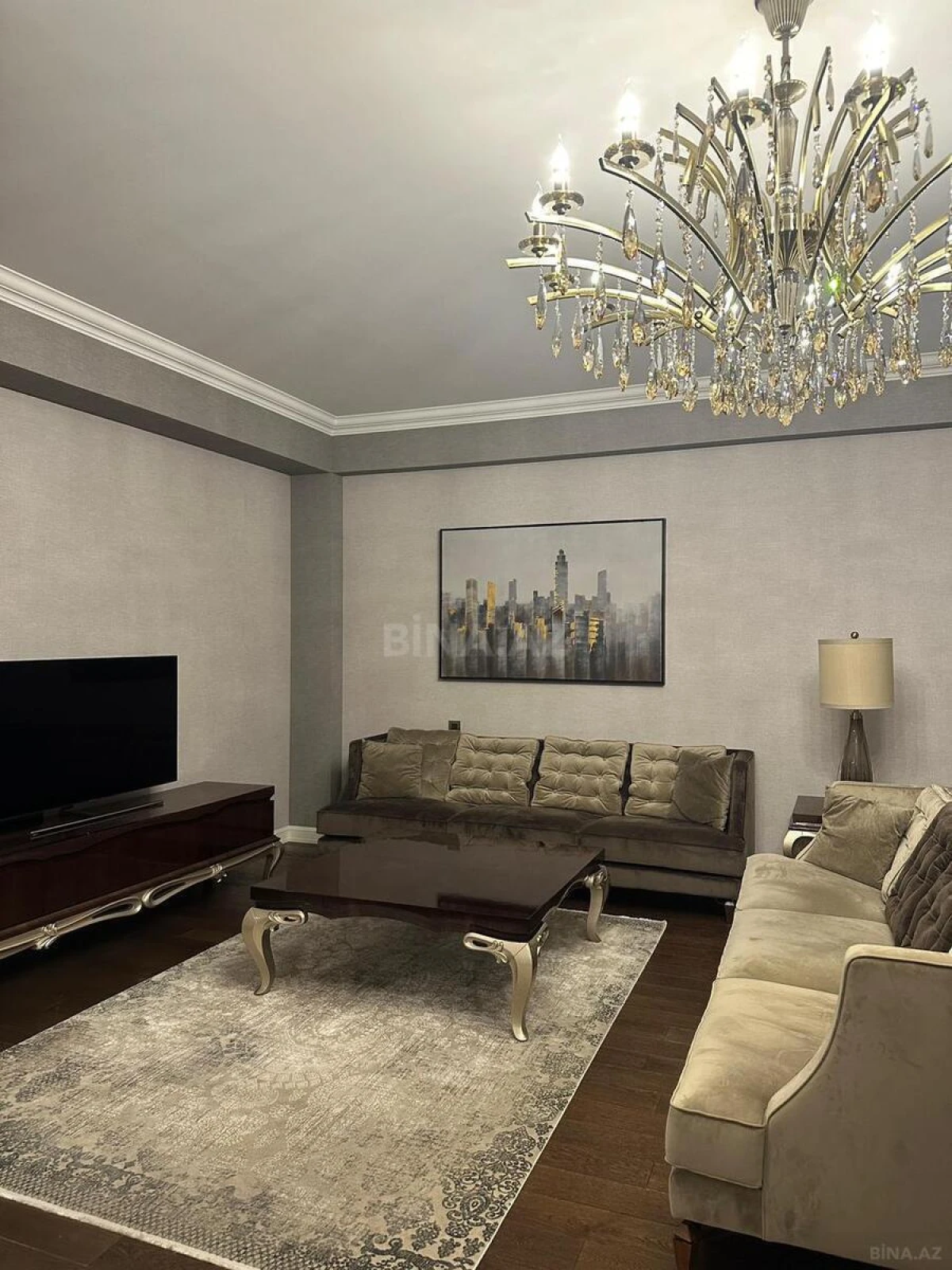Kirayə verilir 3 otaqlı mənzil 160 m²
