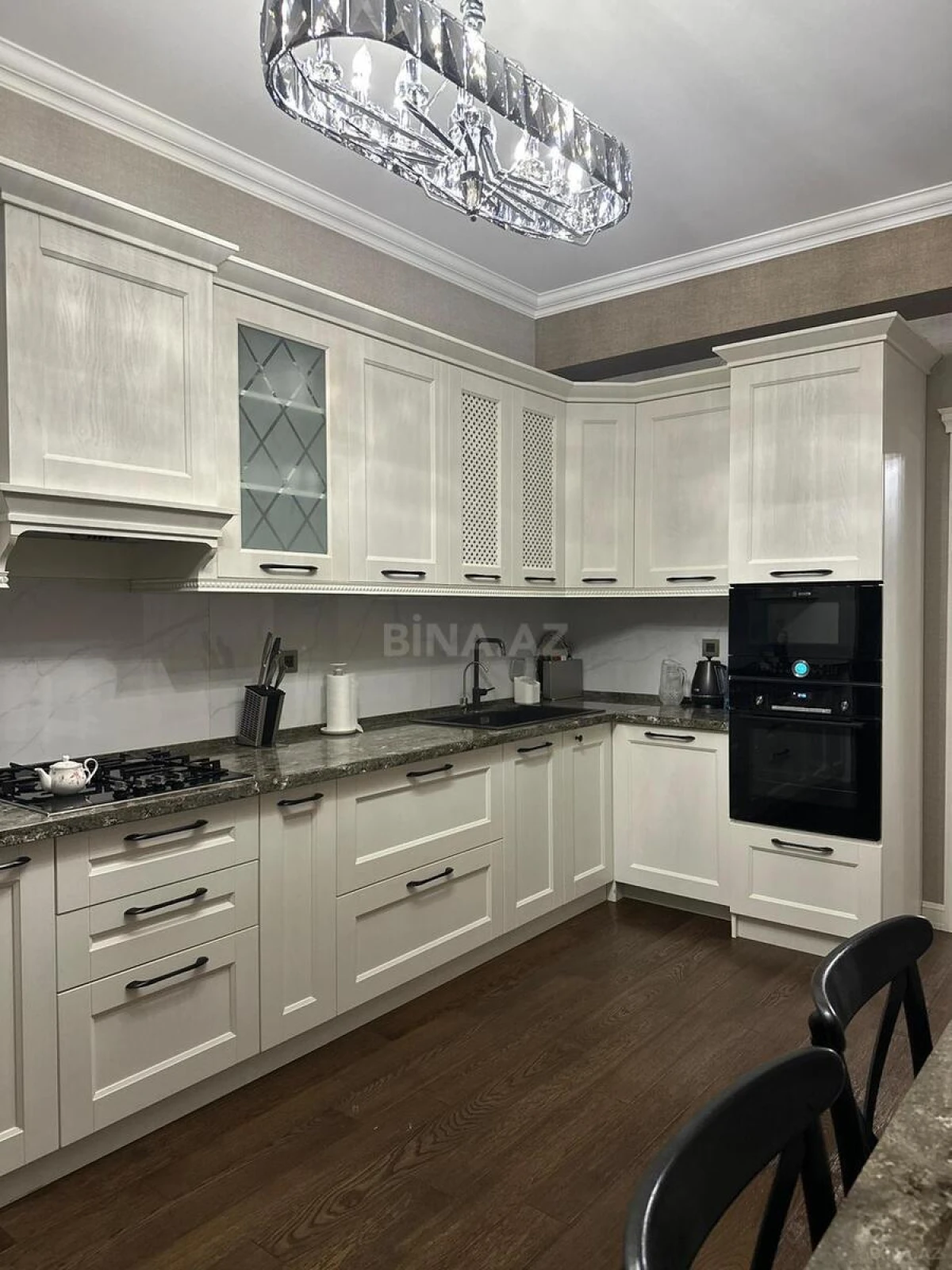 Kirayə verilir 3 otaqlı mənzil 160 m²