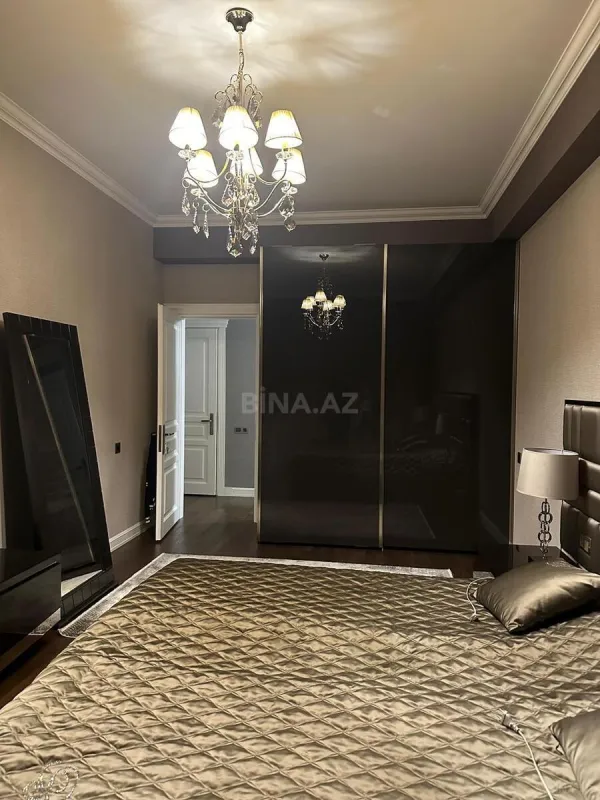 Kirayə verilir 3 otaqlı mənzil 160 m²