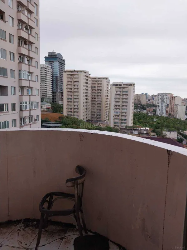 Kirayə verilir 2 otaqlı mənzil 84 m²