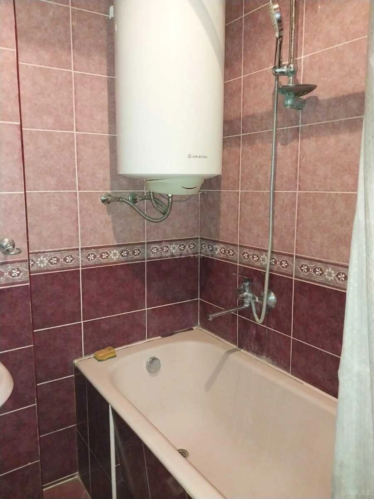 Kirayə verilir 2 otaqlı mənzil 84 m²