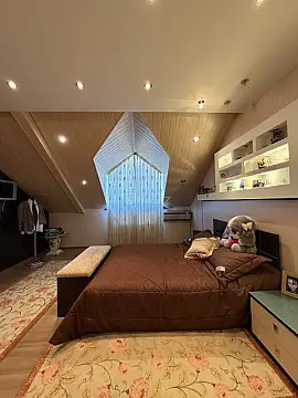 Satılır 7 otaqlı mənzil 306 m²