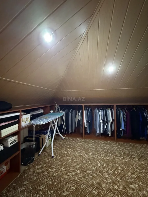 Satılır 7 otaqlı mənzil 306 m²