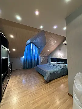 Satılır 7 otaqlı mənzil 306 m²