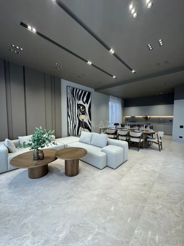 Satılır 4 otaqlı həyət evi 250 m²