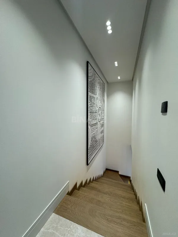 Satılır 4 otaqlı həyət evi 250 m²