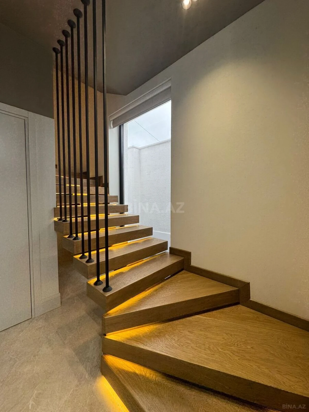 Satılır 4 otaqlı həyət evi 250 m²