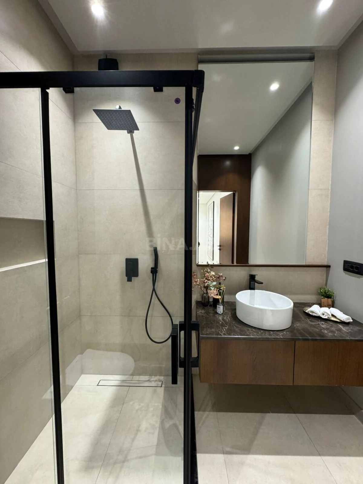 Satılır 4 otaqlı həyət evi 250 m²