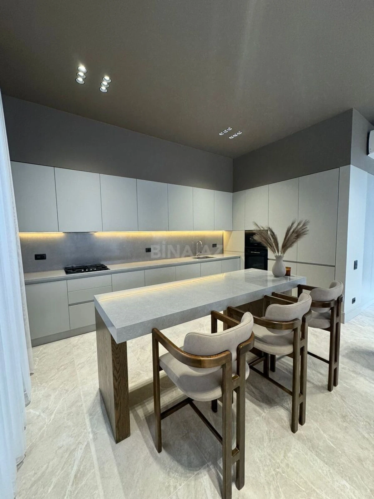 Satılır 4 otaqlı həyət evi 250 m²