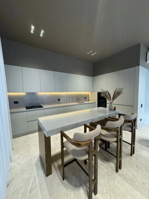 Satılır 4 otaqlı həyət evi 250 m²